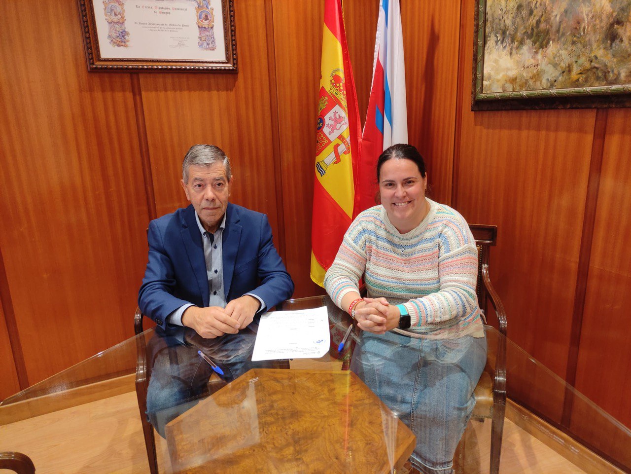 Alcalde y presidenta del Alcázar en el momento de la firma del convenio 